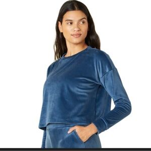 Beyond Yoga celestial blue Brushed Up Yoga cropped Pullover b2